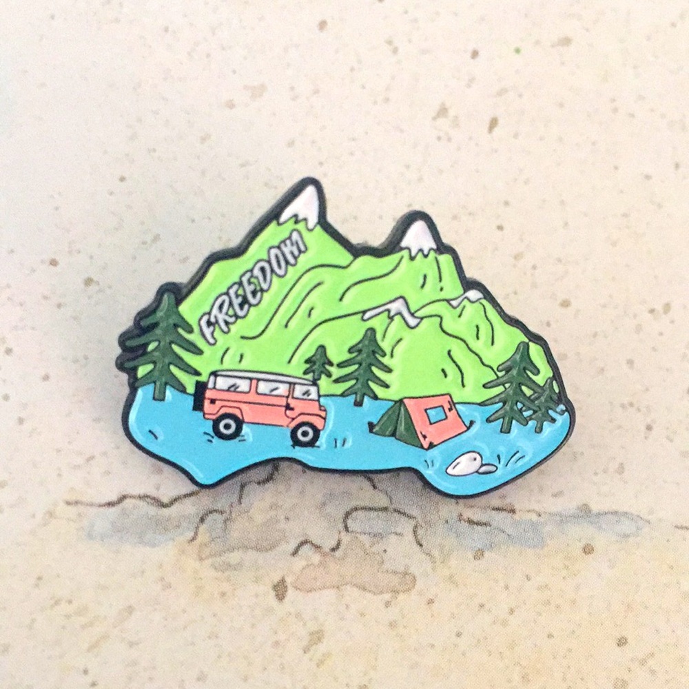🍏50% OFF/3+...Camping Pin